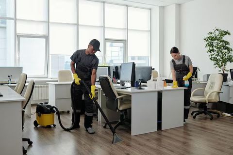 Corporate Cleaning Solutions Guide: Workplace Cleaning Basics, Facility Maintenance Methods, and Hygiene Management Insights