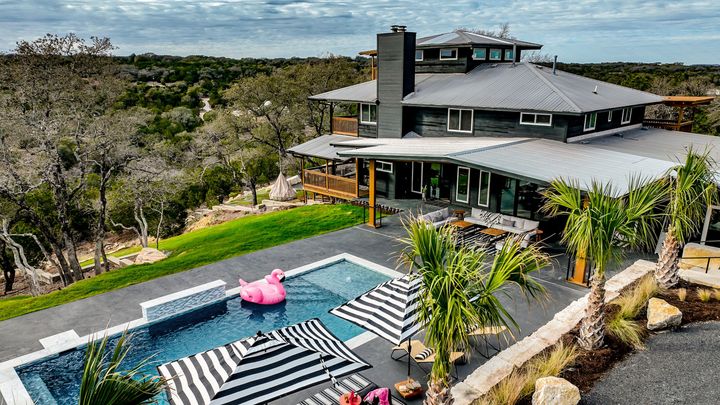 Vacation Rental Properties: Complete Guide to Short-Term Accommodation and Travel Stays