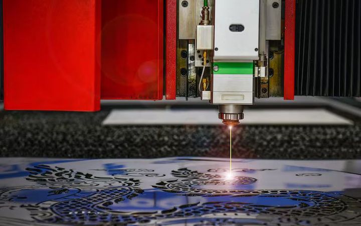 Complete Guide to Laser Engraving Machines: Working Principles, Types, and Industry Uses